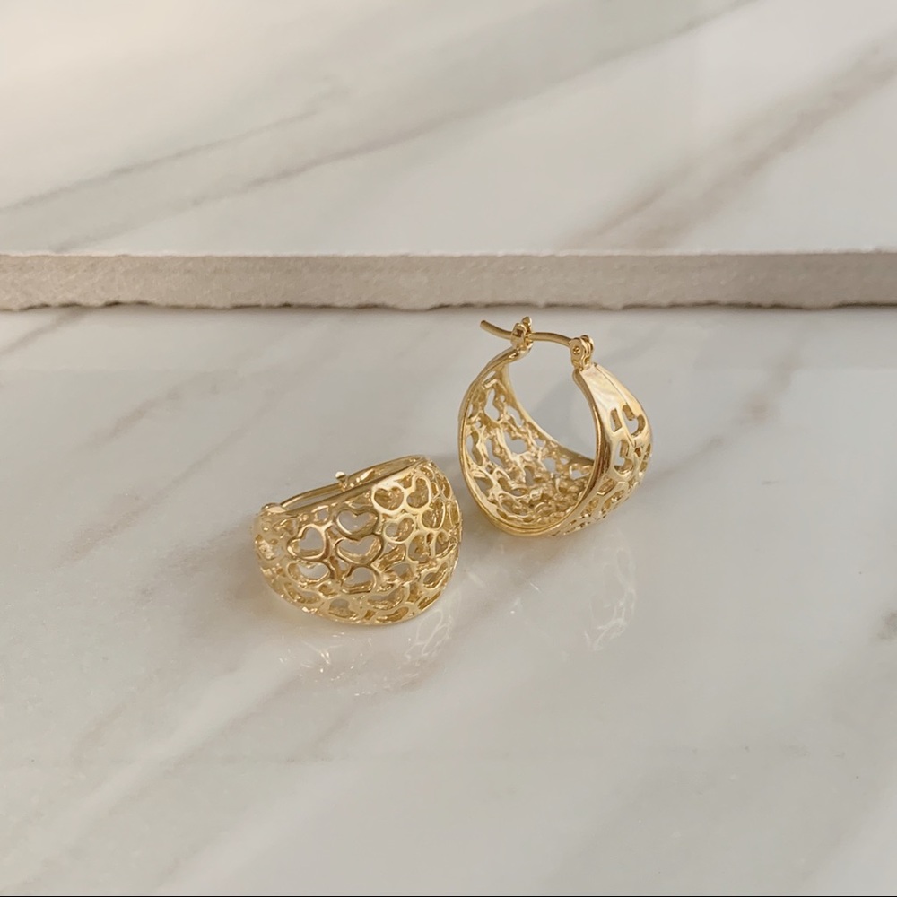 Love Hearts Hoops | 18k Gold Filled - Picture 5 of 6